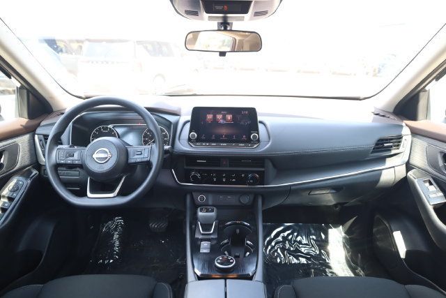 Used 2023 Nissan Rogue S AWD/4WD image 16