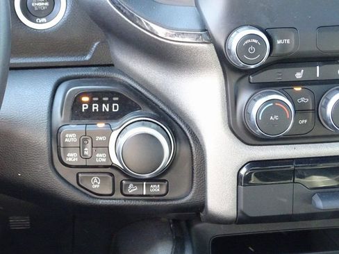 Used 2021 RAM 1500 Big Horn w/ Built-to-serve Edition image 22