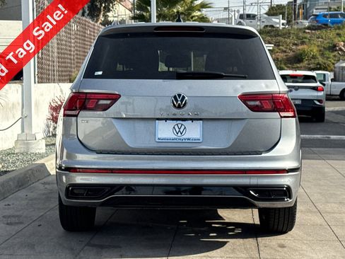 Certified 2022 Volkswagen Tiguan SE R-Line image 5