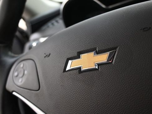 Used 2018 Chevrolet Impala LT FWD image 26