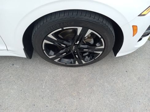 Used 2023 Kia K5 GT-Line AWD/4WD image 9