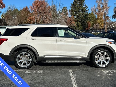 Certified 2020 Ford Explorer Platinum w/ Premium Technology Package image 3