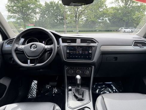 Used 2021 Volkswagen Tiguan SEL FWD image 37