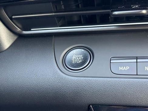 New 2025 Hyundai Elantra SEL image 20