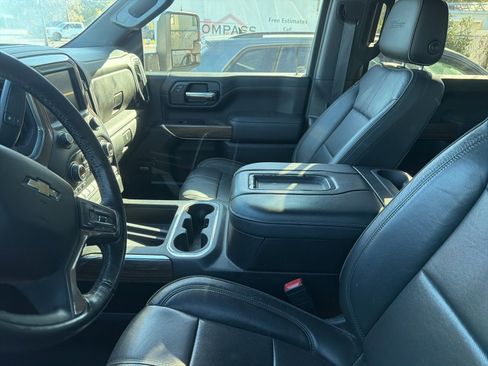 Used 2020 Chevrolet Silverado 2500 High Country w/ Technology Package image 9