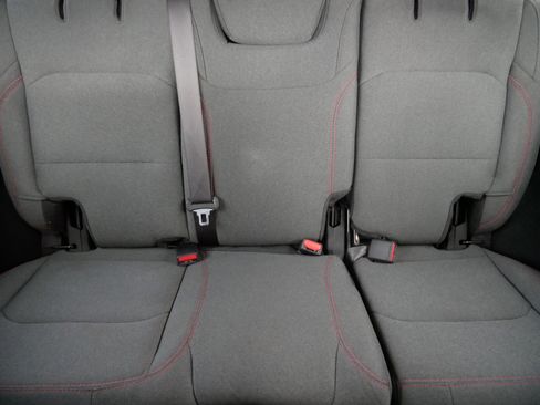 Used 2024 Jeep Wrangler Unlimited Rubicon w/ Technology Group image 13