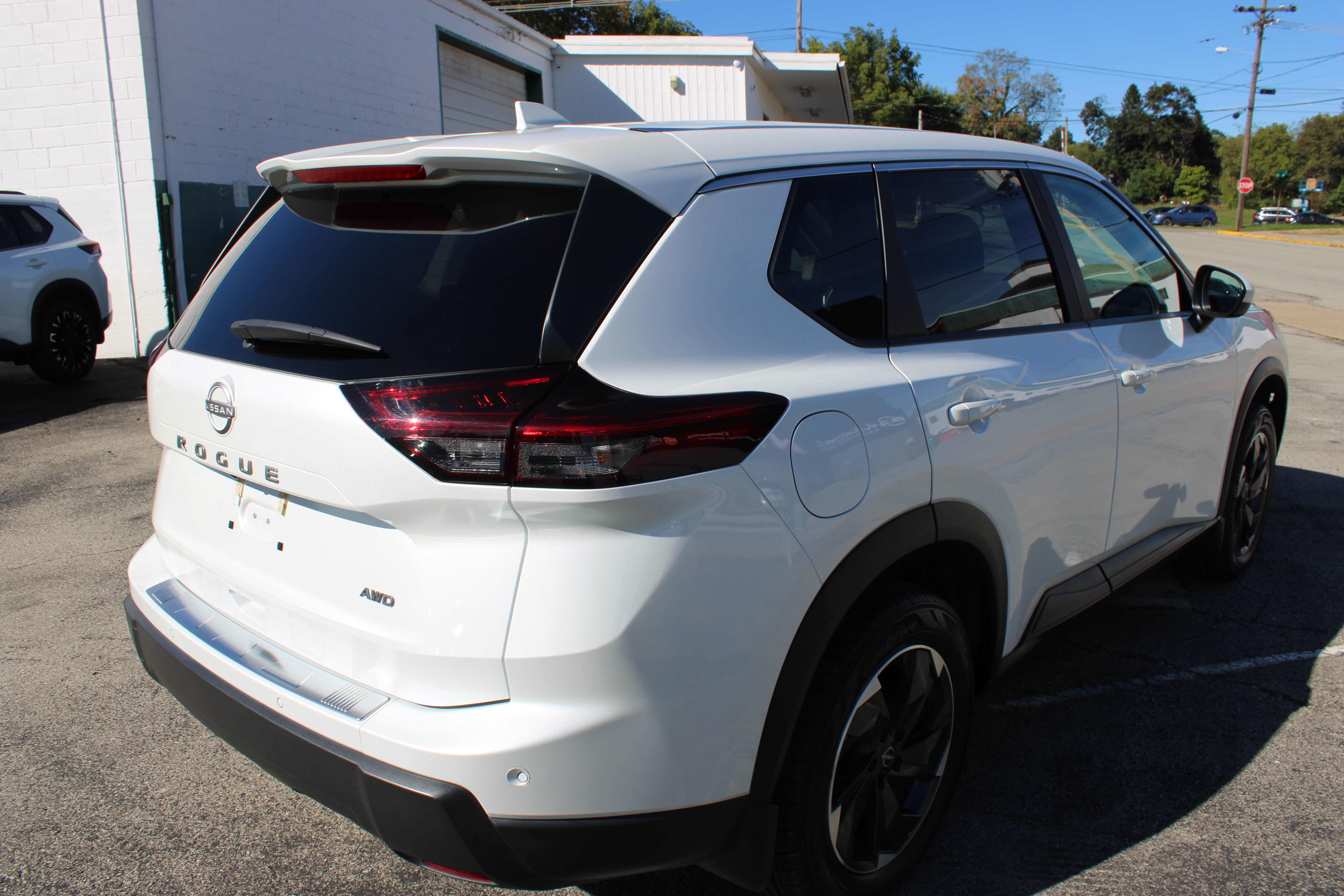 Certified 2025 Nissan Rogue SV AWD/4WD image 8