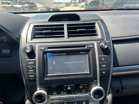 Used 2013 Toyota Camry SE FWD image 9