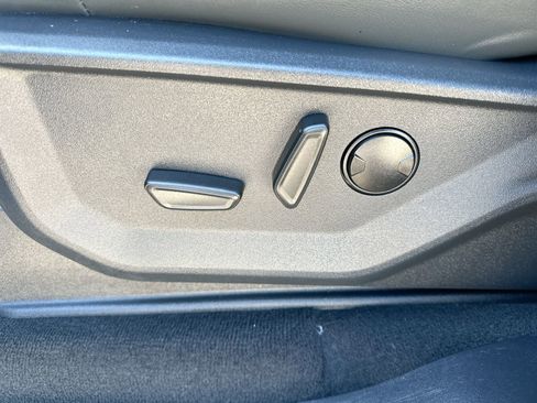 Used 2025 Ford Expedition Active image 12