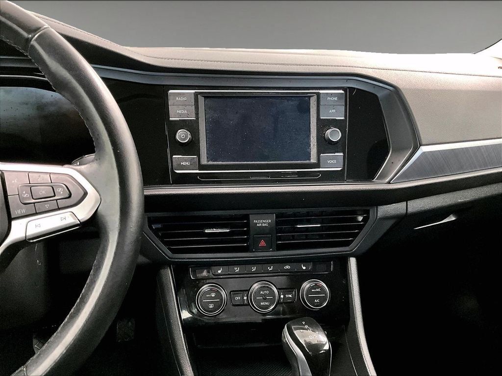 Used 2024 Volkswagen Jetta SE FWD image 18