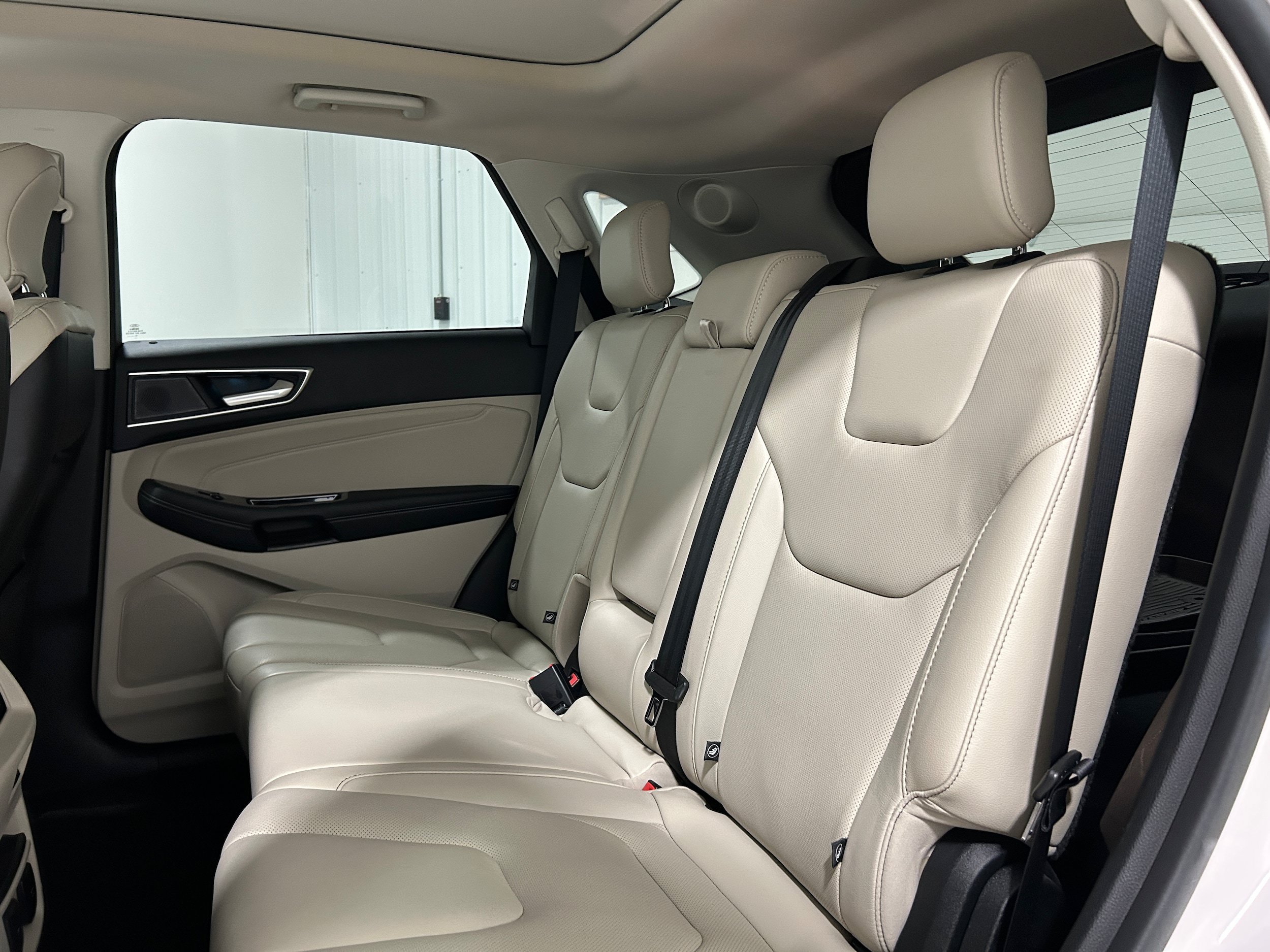 Used 2019 Ford Edge Titanium w/ Equipment Group 301A AWD/4WD image 32