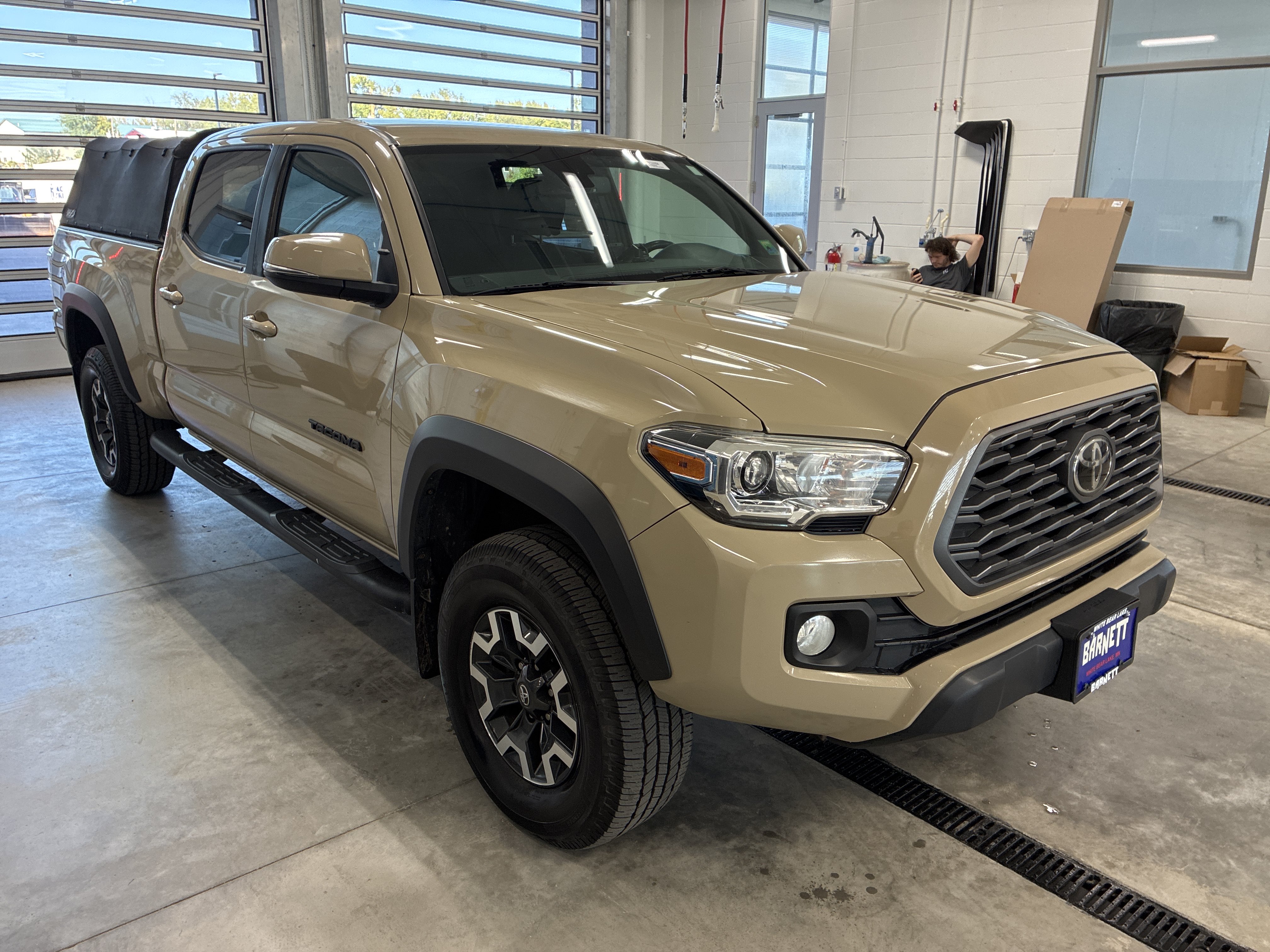 Used 2020 Toyota Tacoma TRD Off-Road w/ Technology Package AWD/4WD image 2