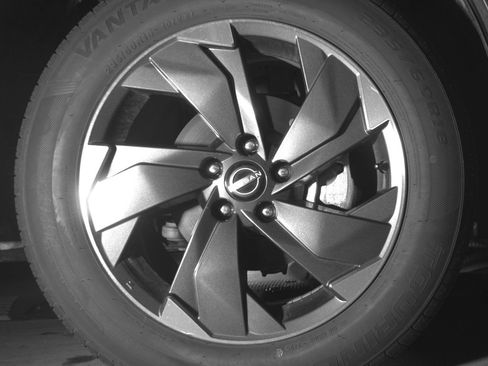 Used 2025 Nissan Rogue SV image 13