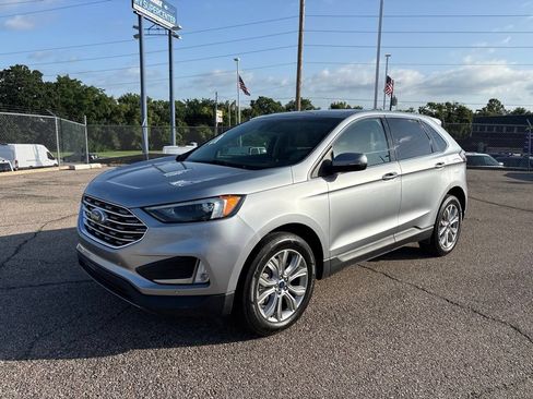 Certified 2022 Ford Edge Titanium AWD/4WD image 3