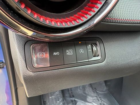 Used 2025 Chevrolet Equinox RS w/ Safety and Technology Package AWD/4WD image 18