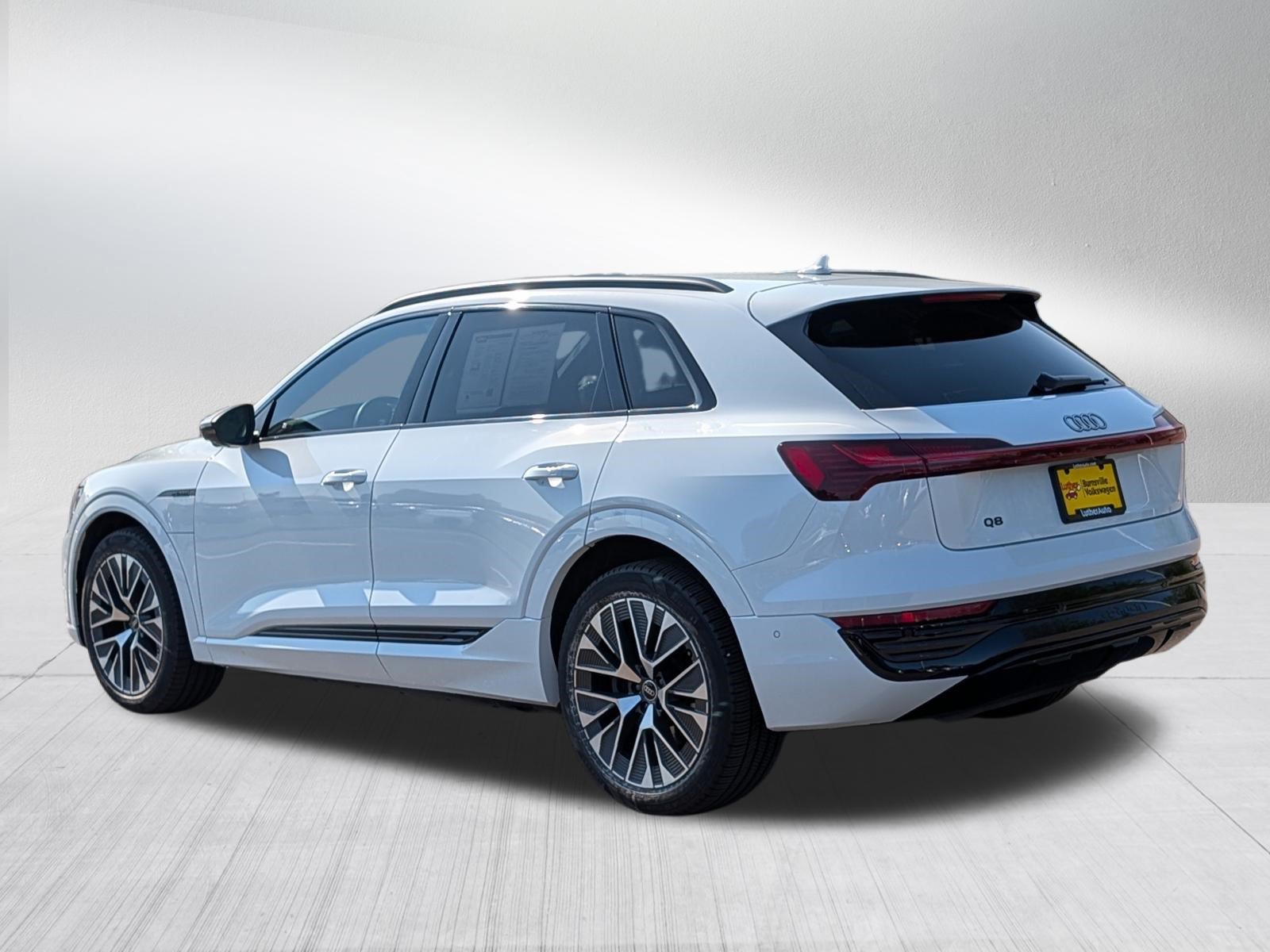 Used 2024 Audi Q8 e-tron Premium Plus w/ Premium Plus Package AWD/4WD image 5