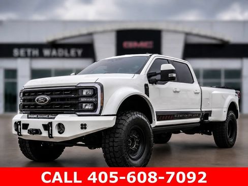 Used 2023 Ford F550 4x4 Crew Cab Super Duty image 3