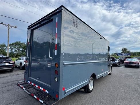 Used 2021 Ford Transit 350 DRW RWD image 28
