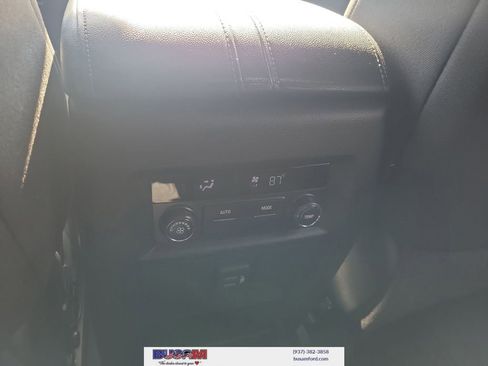 Used 2023 Chevrolet Traverse LT FWD image 10