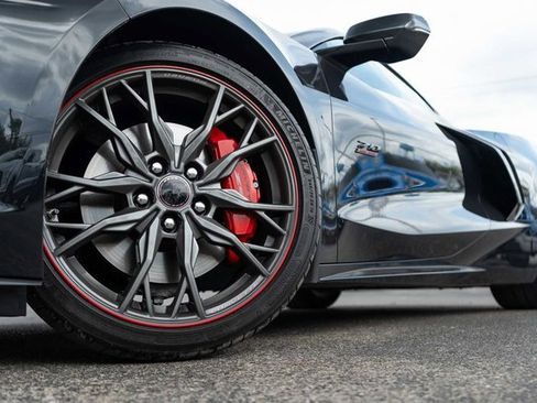 Used 2023 Chevrolet Corvette Stingray Premium Cpe w/ Z51 Performance Package image 2