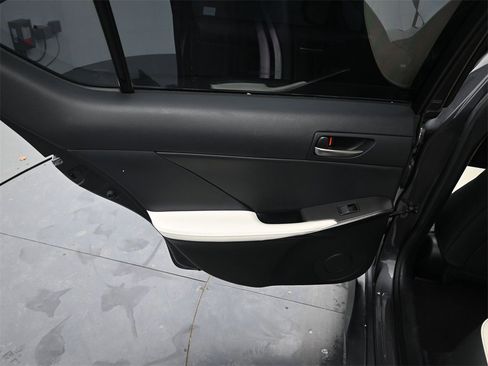 Used 2021 Lexus IS 350 F Sport image 13