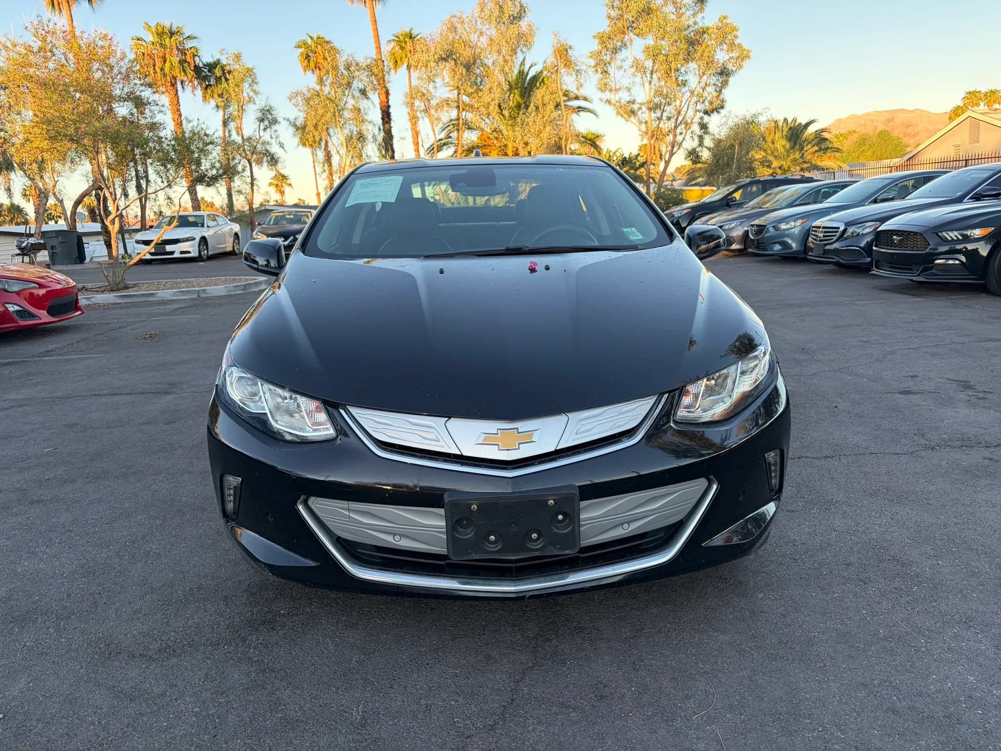 Used 2017 Chevrolet Volt Premier w/ Driver Confidence II Package FWD image 2