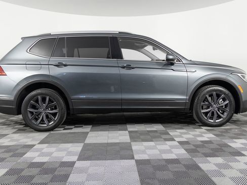 Used 2022 Volkswagen Tiguan SE AWD/4WD image 9