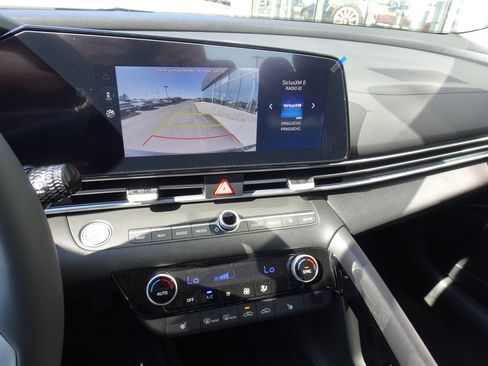 New 2025 Hyundai Elantra SEL image 15