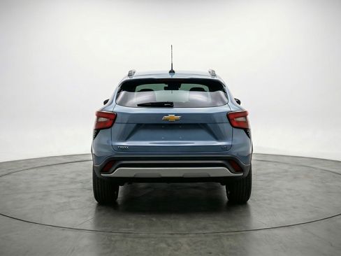 Used 2025 Chevrolet Trax LT w/ LT Convenience Package FWD image 7