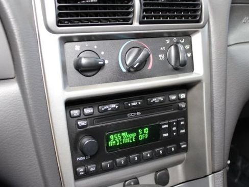 Used 2004 Ford Mustang Premium RWD image 17