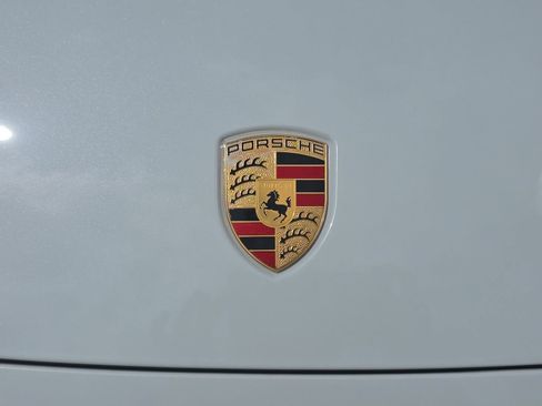 Certified 2023 Porsche Cayenne w/ Premium Package AWD/4WD image 12