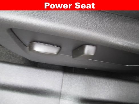 Used 2022 Buick Envision Essence w/ Sport Touring Package FWD image 25
