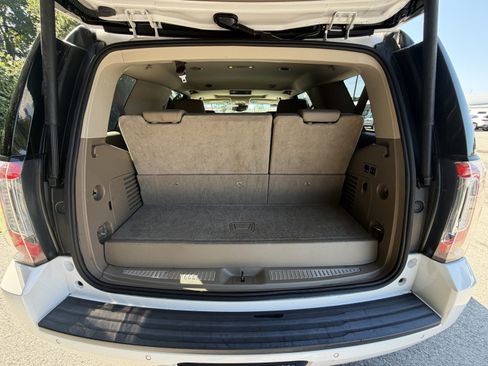 Used 2018 GMC Yukon SLT w/ Premium Edition RWD image 4