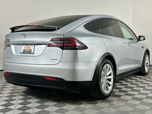 Used 2018 Tesla Model X 100D image 6