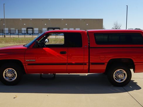 Used 1999 Dodge Ram 2500 Truck 2WD Quad Cab image 5