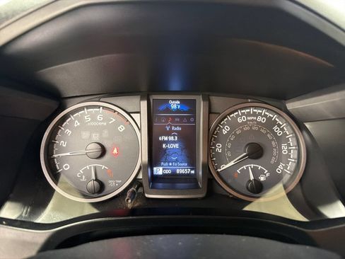 Used 2016 Toyota Tacoma TRD Off-Road w/ Towing Package RWD image 20
