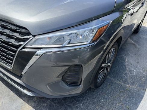 Used 2023 Nissan Kicks SV FWD image 3
