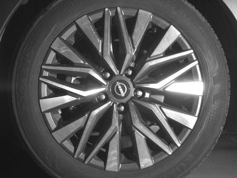 Used 2025 Nissan Altima 2.5 SV image 12