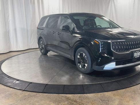New 2026 Kia Carnival LXS image 3