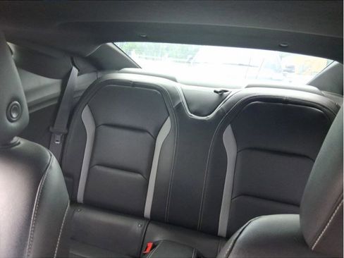 Used 2017 Chevrolet Camaro SS RWD image 8