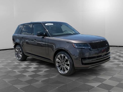 Used 2025 Land Rover Range Rover SE AWD/4WD image 7