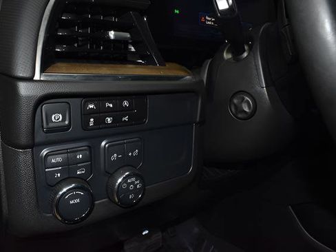 Used 2025 Chevrolet Tahoe High Country AWD/4WD image 26