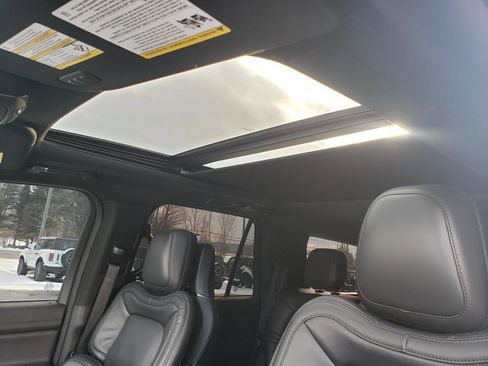 Used 2024 Lincoln Navigator Reserve image 21