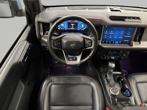 Used 2025 Ford Bronco Outer Banks image 13