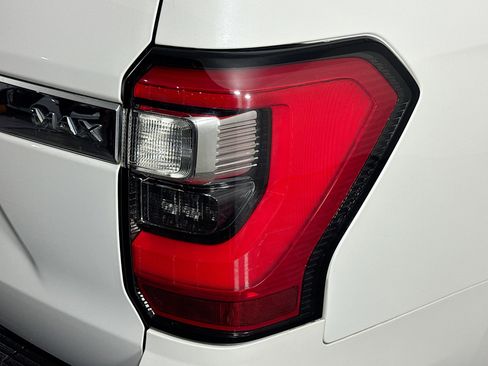 Used 2020 Ford Expedition Max Limited image 33