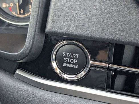 Used 2024 Mitsubishi Outlander SE image 31