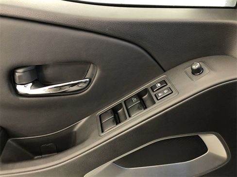 Certified 2025 Nissan Frontier SV w/ SV Convenience Package image 21