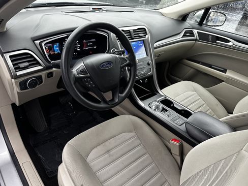 Used 2020 Ford Fusion SE image 20