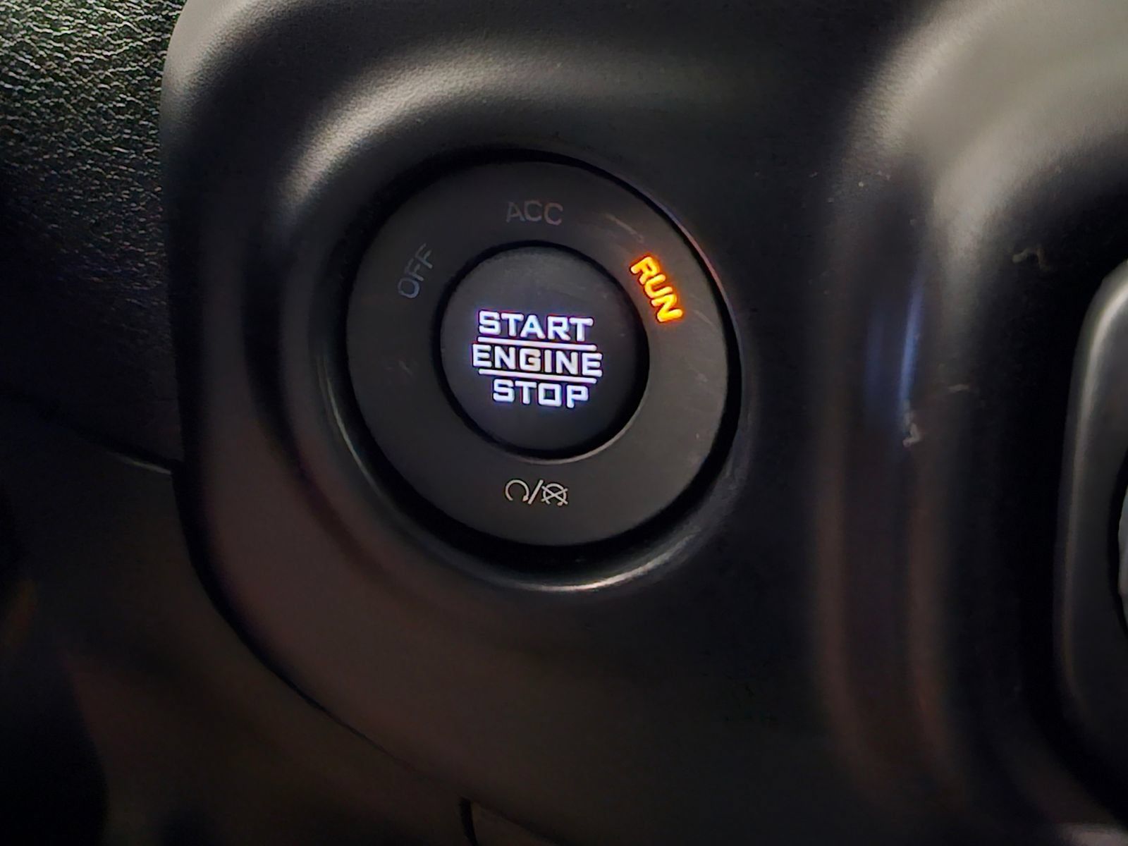 Used 2023 Jeep Wrangler Unlimited Sahara w/ Cold Weather Group AWD/4WD image 21