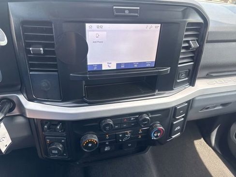 Used 2025 Ford F250 XLT AWD/4WD image 4